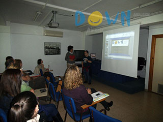 Charla en facultad de trabajo social
